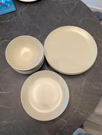 Serviesset IKEA FÄRGKLAR - mat groen, goede staat, Huis en Inrichting, Keuken | Servies, Ophalen, Zo goed als nieuw, Overige stijlen