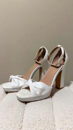 Witte sandalen met hoge hakken bruidshakken, Ophalen of Verzenden, Zo goed als nieuw, Wit, Schoenen met hoge hakken