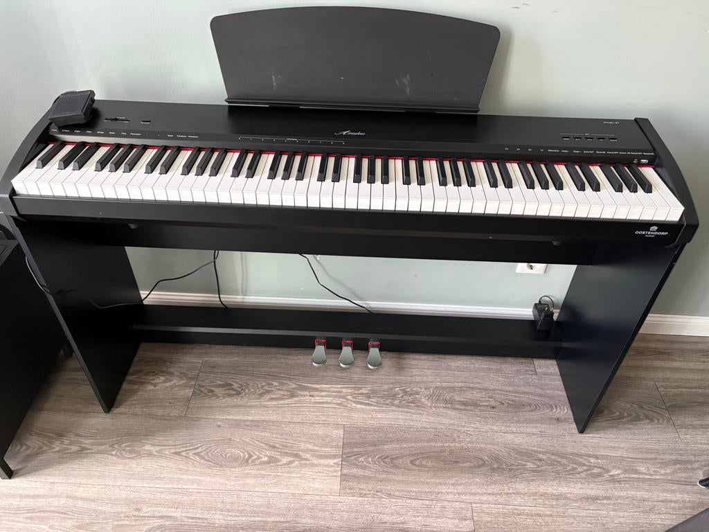 Amadeus stage 1 digitale piano, Ophalen, Zo goed als nieuw, Zwart