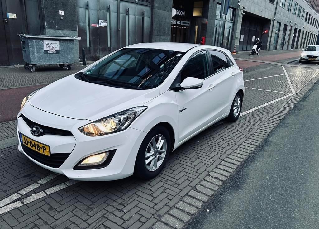Hyundai i30 1.6 2016 Wit, Auto's, Hyundai, Voorwielaandrijving, 1591 cc, 4 cilinders, Wit