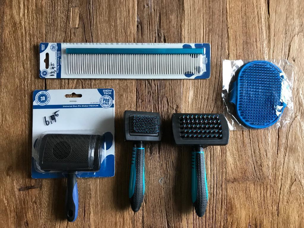 Set hondenborstels incl. kam, Dieren en Toebehoren, Honden-accessoires, Verzenden, Zo goed als nieuw