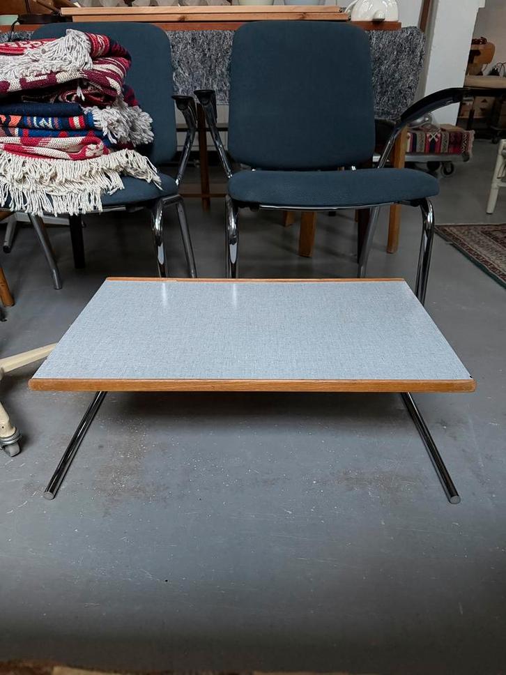 Vintage bijzettafeltje, bedtafel, plantentafel, salontafel, Antiek en Kunst, Antiek | Meubels | Tafels, Ophalen