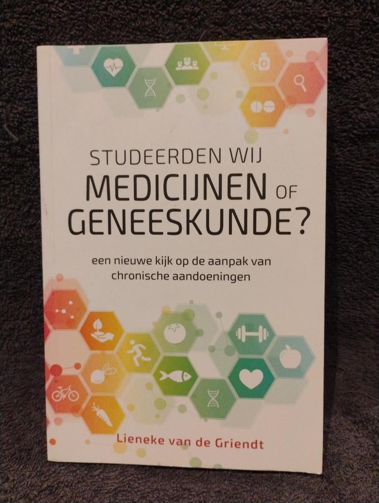 Studeerden wij medicijnen of geneeskunde?, Boeken, Gezondheid, Dieet en Voeding, Ophalen of Verzenden, Zo goed als nieuw, Gezondheid en Conditie