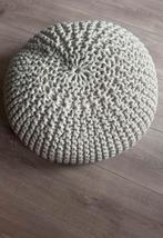 Leuke beige poef, Huis en Inrichting, Banken | Voetenbanken en Poefen, Ophalen of Verzenden, Zo goed als nieuw, Rond, Minder dan 50 cm