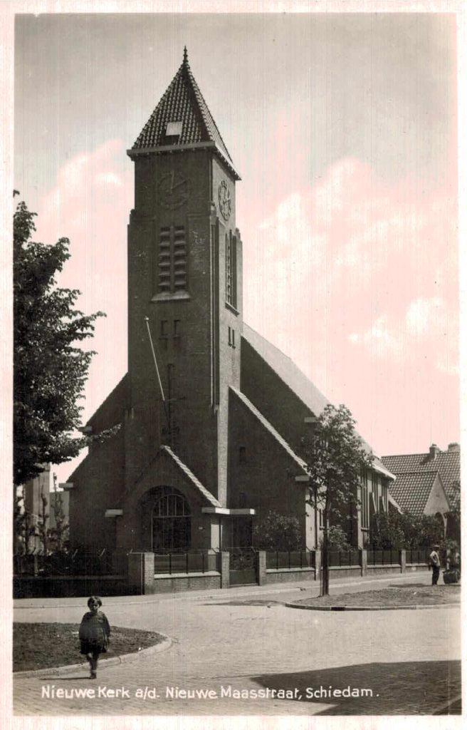 SCHIEDAM Nieuwe kerk ad Nieuwe Maasstraat, Verzamelen, Ansichtkaarten | Nederland, Ongelopen, Zuid-Holland, 1920 tot 1940, Ophalen of Verzenden