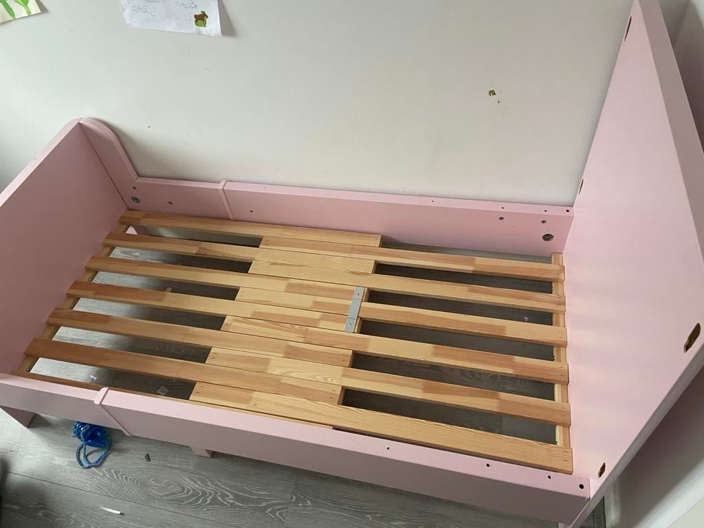 Roze Ikea Busunge kinderbed met matras, Gebruikt, Ophalen of Verzenden, Overige maten, Hout