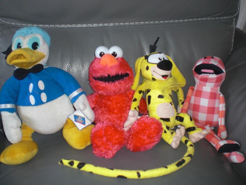 donald, sultana, marsipulami, en elmo knuffels (Disney?), Ophalen of Verzenden, Zo goed als nieuw, Eend