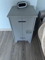 Nachtkastje, Ophalen