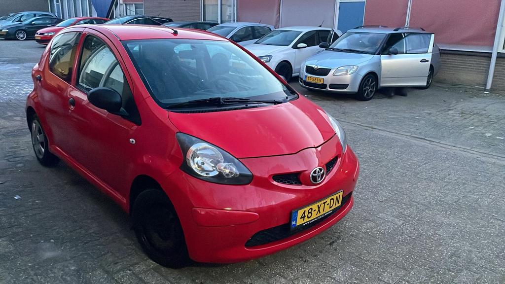 Toyota Aygo 1.0 12V Vvt-i 5DRS 2007 Rood 185km, Auto's, Toyota, Voorwielaandrijving, 4 stoelen, 68 pk, Origineel Nederlands