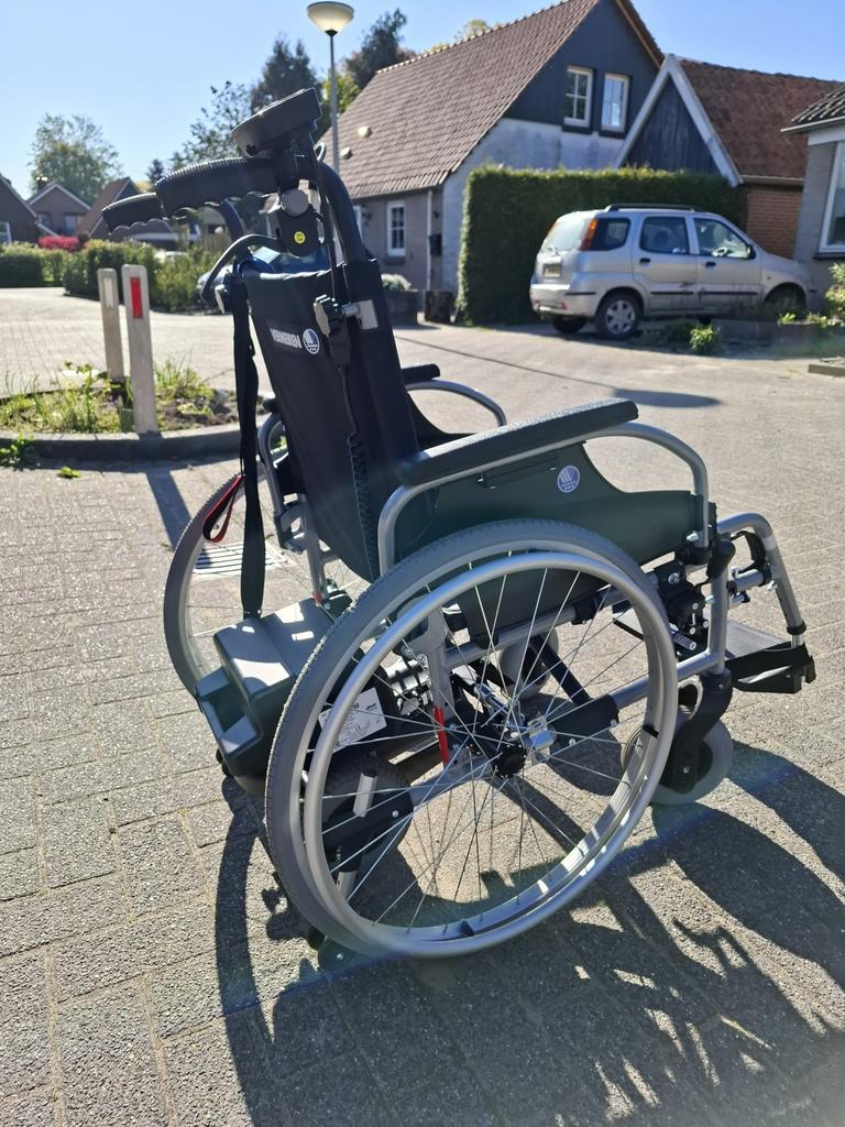 Rolstoel met duwondersteuning en cape, Diversen, Ophalen, Zo goed als nieuw, Duwrolstoel