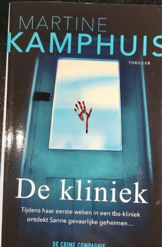 Martine Kamphuis - De kliniek, Ophalen of Verzenden, Zo goed als nieuw, Martine Kamphuis