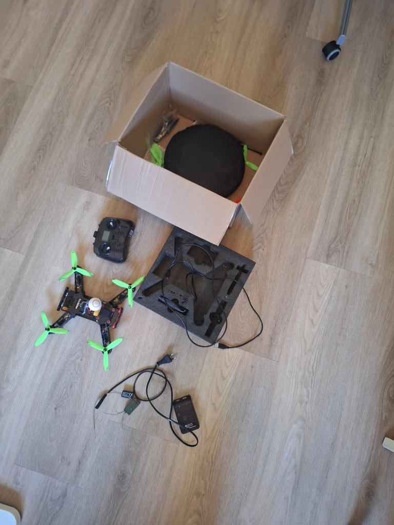 Eachine 250 Racer FPV Drone met toebehoren, Gebruikt, Basiskwaliteit, 100 tot 1000 meter, Overige merken