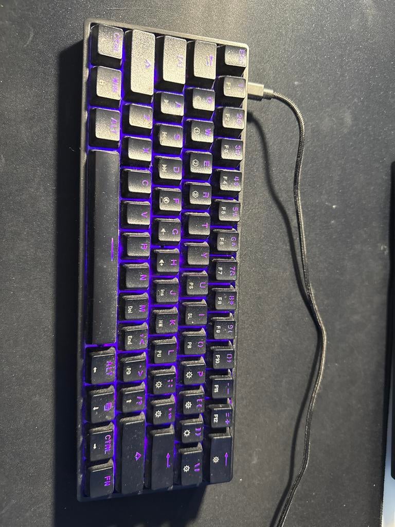 Gk61 gaming keyboard, Computers en Software, Toetsenborden, Gebruikt, Gaming toetsenbord, Ophalen of Verzenden, Qwerty