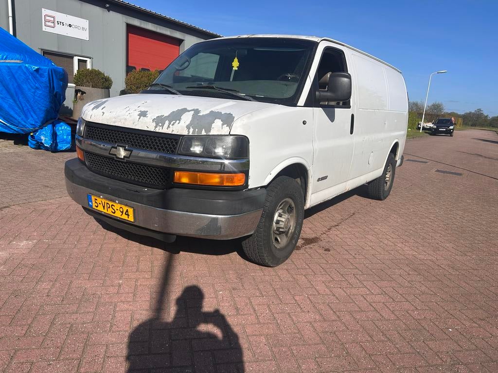 Chevrolet express 3500 6.0 ls motor 375pk werk bus, Auto's, Bestelauto's, Bedrijf, Chevrolet, LPG, Automaat, Geïmporteerd, Wit