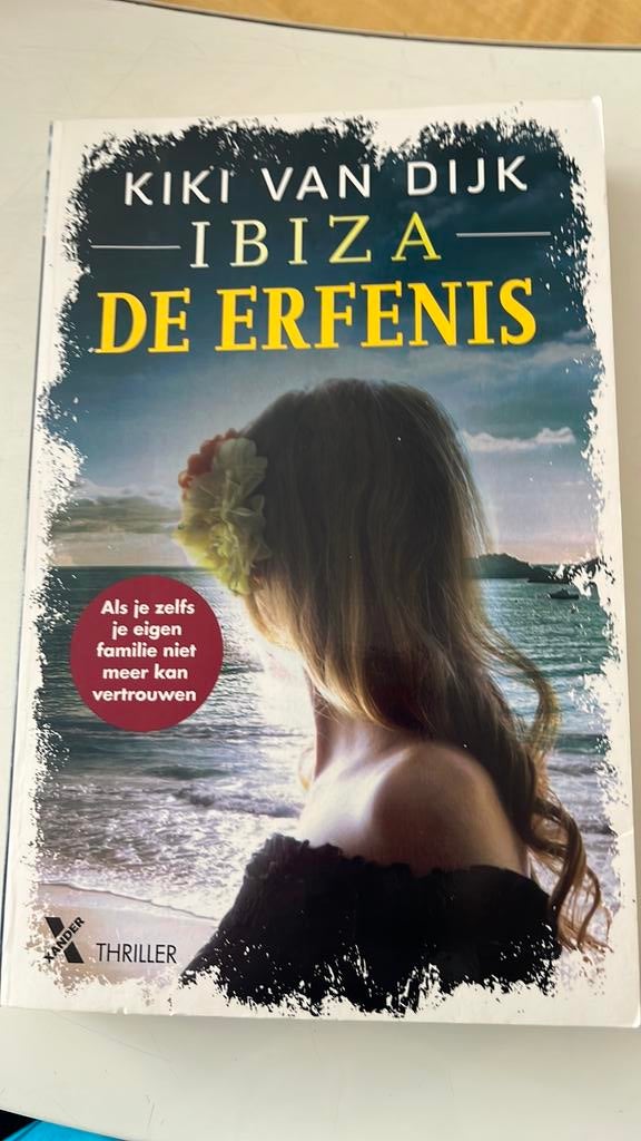 Kiki van Dijk - Ibiza de erfenis, Boeken, Ophalen of Verzenden, Zo goed als nieuw, Nederland, Kiki van Dijk
