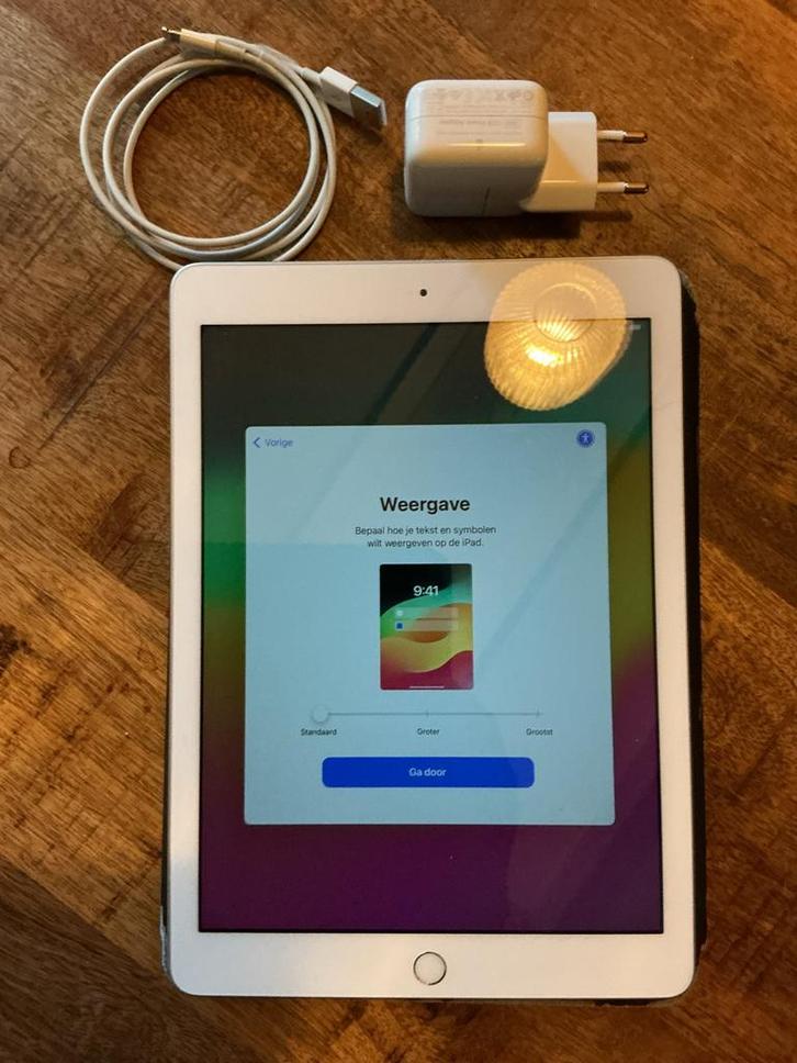 iPad 6e generatie (2018) Model A1893, Computers en Software, Apple iPads, Gebruikt, Apple iPad, Wi-Fi, 10 inch, 32 GB, Zilver