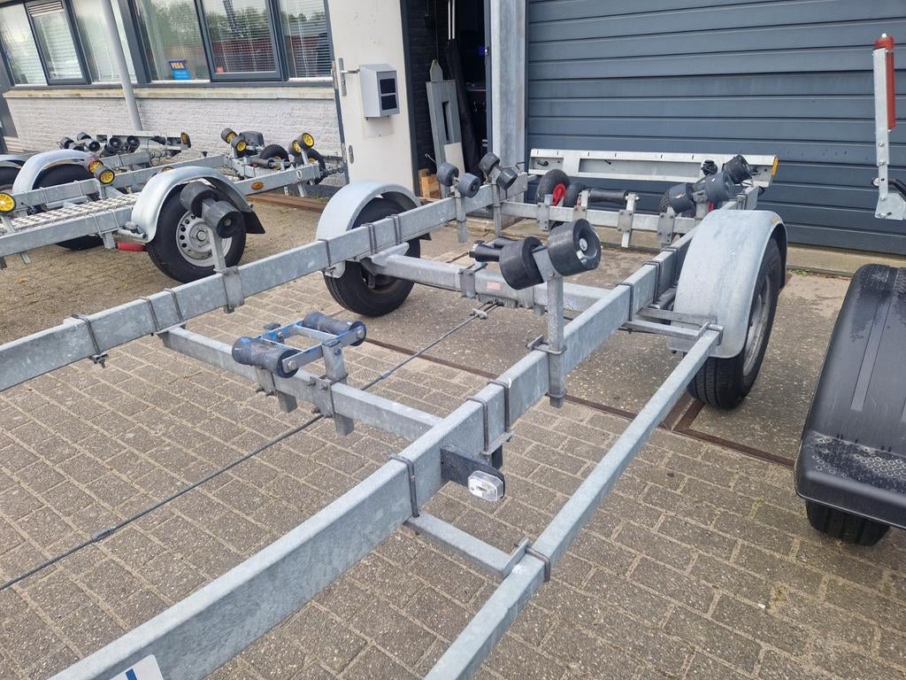 Kalf trailer met een 1800KG as  !!!, Minder dan 1500 kg, 6 tot 9 meter, Overige typen, Ophalen of Verzenden