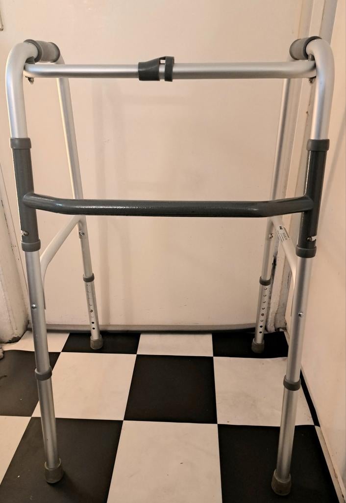 Looprek opvouwbaar luxe
lichtgewicht inklapbare Looprek
Deze, Diversen, Ophalen of Verzenden, Lichtgewicht, Zo goed als nieuw