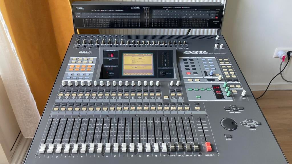 Yamaha O2R, Ophalen, Gebruikt, 20 kanalen of meer
