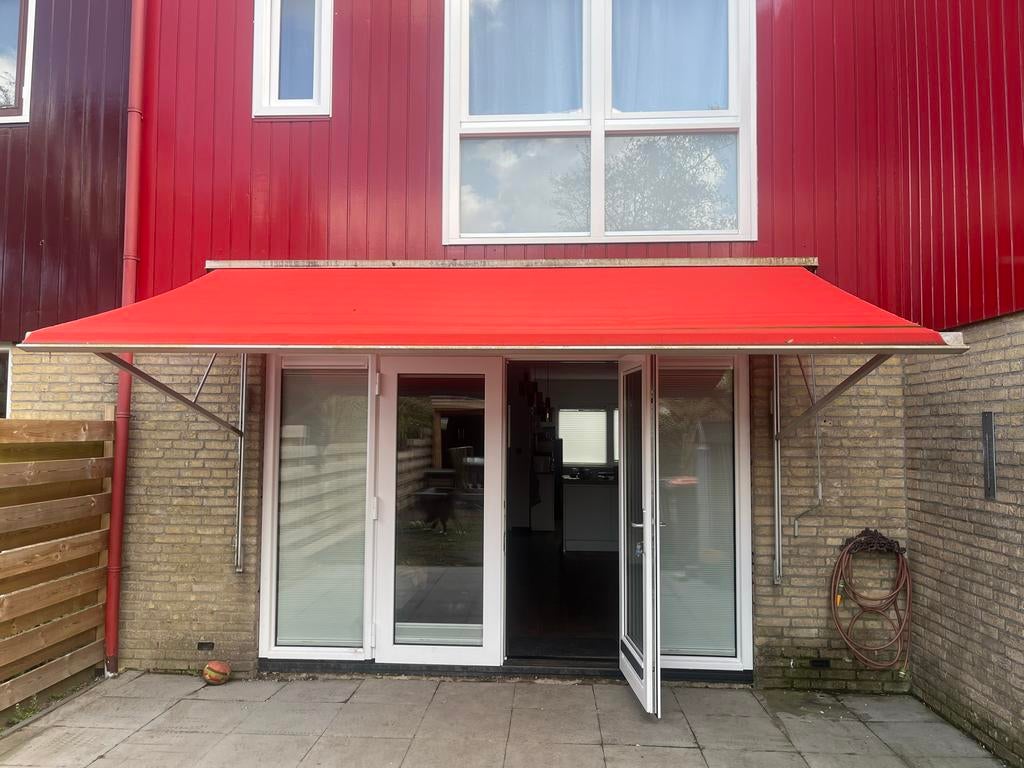 Rood handbediend zonnescherm, Tuin en Terras, Zonneschermen, Ophalen, Gebruikt, 150 tot 300 cm, 250 cm tot 450 cm
