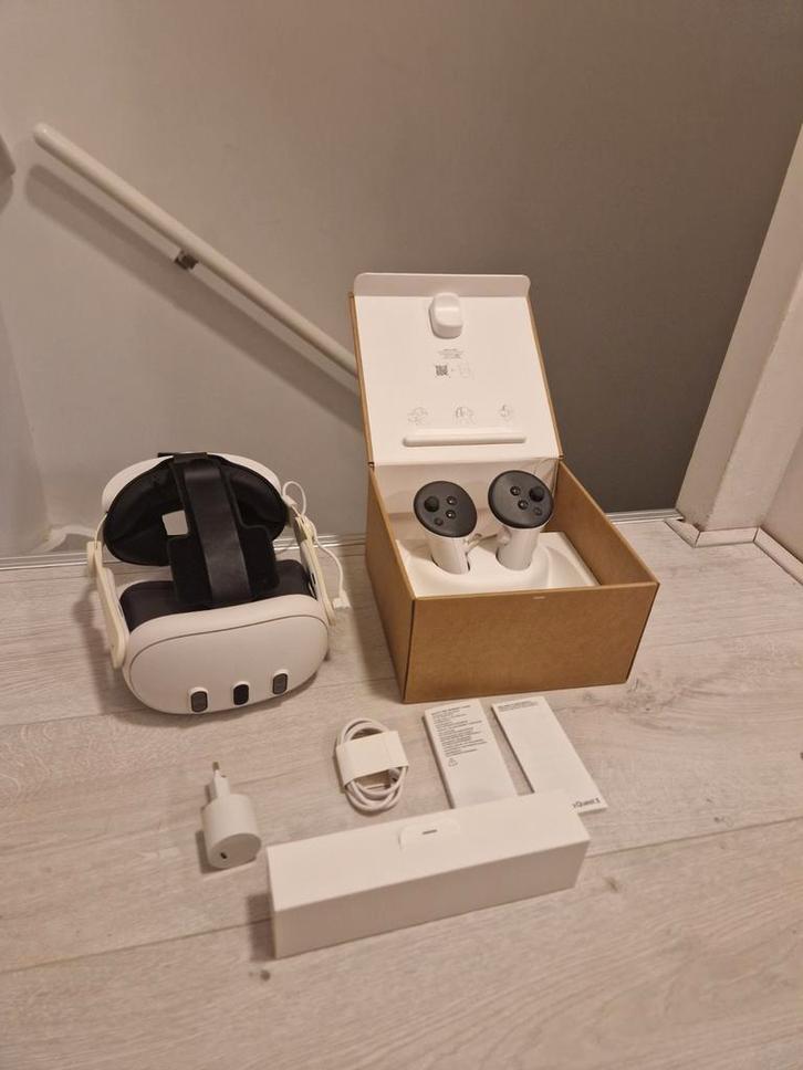 Meta Quest 3 met Battery strap & originele Toebehoren, Spelcomputers en Games, Virtual Reality, Gebruikt, VR-bril, Ophalen of Verzenden