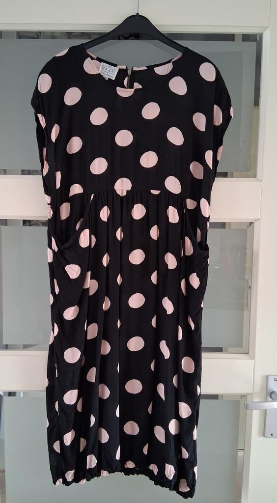 Zwart met roze stippen polkadot jurk van Masai maat xxl, Kleding | Dames, Jurken, Ophalen of Verzenden, Gedragen, Maat 46/48 (XL) of groter