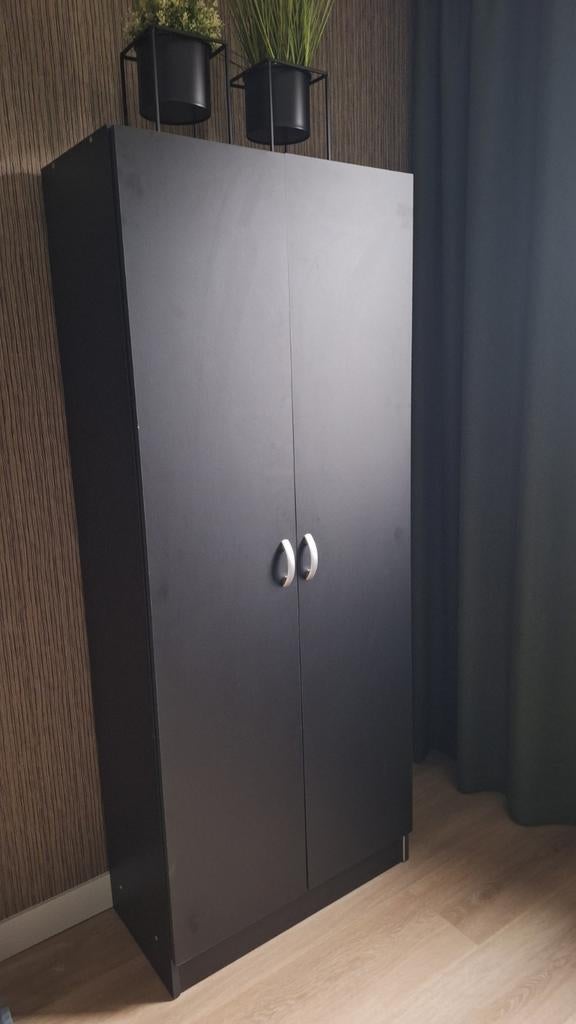 Twee zwarte kasten, Ophalen, Gebruikt