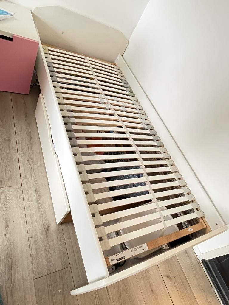 Bed, Huis en Inrichting, Slaapkamer | Bedden, Ophalen, Zo goed als nieuw, Eenpersoons, Hout