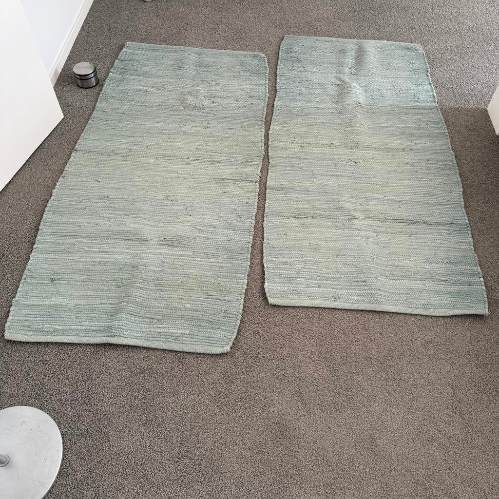 ✨GRATIS ophalen ✨Twee lichtgroene vloerkleden (ca. 70x140cm), Ophalen, Gebruikt, 100 tot 150 cm, 50 tot 100 cm