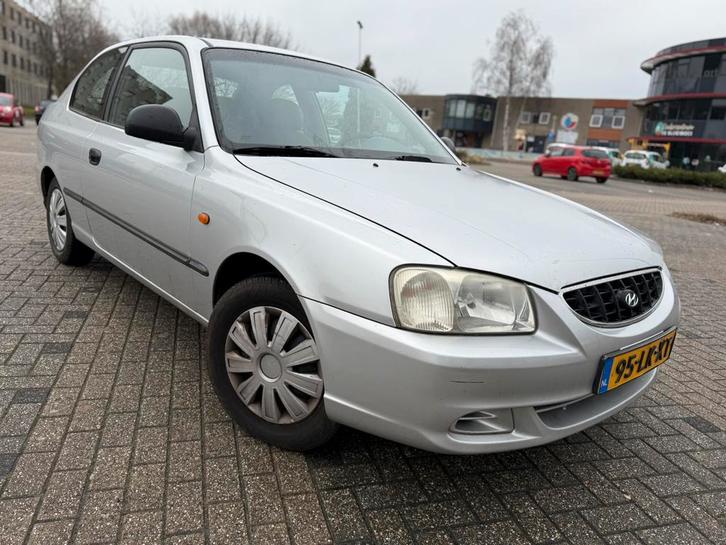Hyundai Accent 1.5i Automaat/APK OKTOBER 2026/AIRCO/NAP, Auto's, Hyundai, Bedrijf, Accent, ABS, Airbags, Airconditioning, Alarm