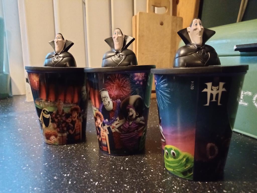 3 bekers met deksel Hotel Transsylvanie, Gebruikt, Overige typen, Ophalen of Verzenden, Overige stijlen
