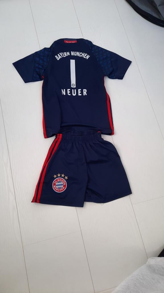 Bayern München keepershirt Manuel Neuer maat 128, Adidas, Sport- of Zwemkleding, Ophalen of Verzenden, Zo goed als nieuw