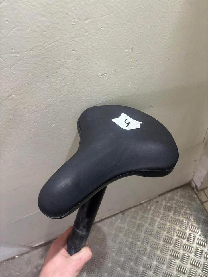 VanMoof Zadel inclusief zadelpen, Ophalen, Zo goed als nieuw