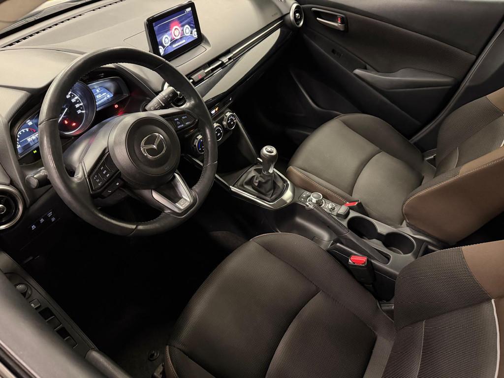 Mazda 2 1.5 Skyactiv-G Signature Camera / Navi / CarPlay / D, Voorwielaandrijving, Startonderbreker, Stof, Gebruikt