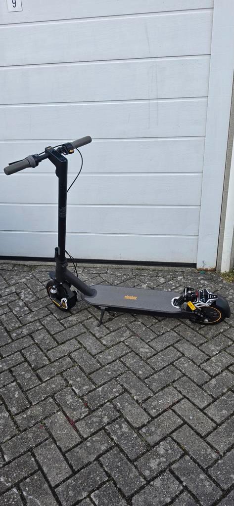 Ninebot elektrische step met vering, Fietsen en Brommers, Steps, Elektrische step (E-scooter), Ophalen