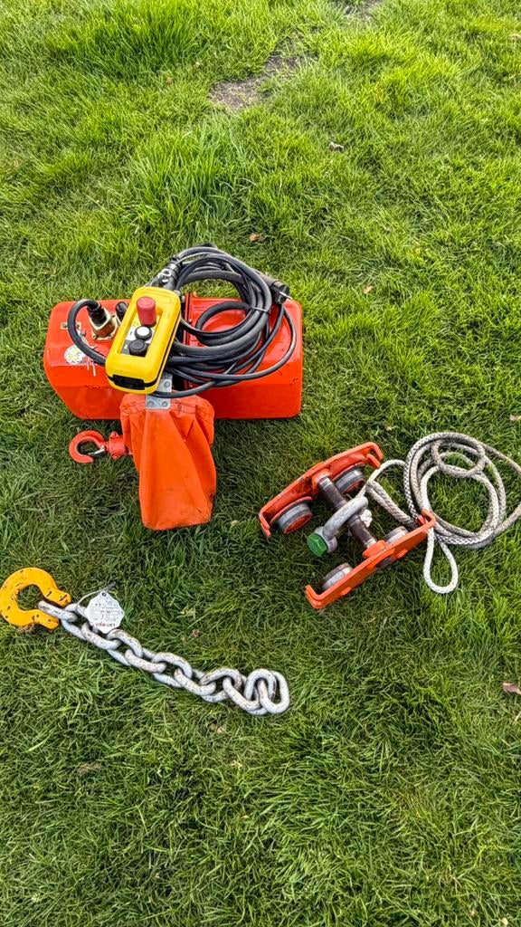 Elektrische kettingtakel 500kg 230V COMPLEET loopkat, Doe-het-zelf en Verbouw, Lieren en Takels, Ophalen of Verzenden, Gebruikt