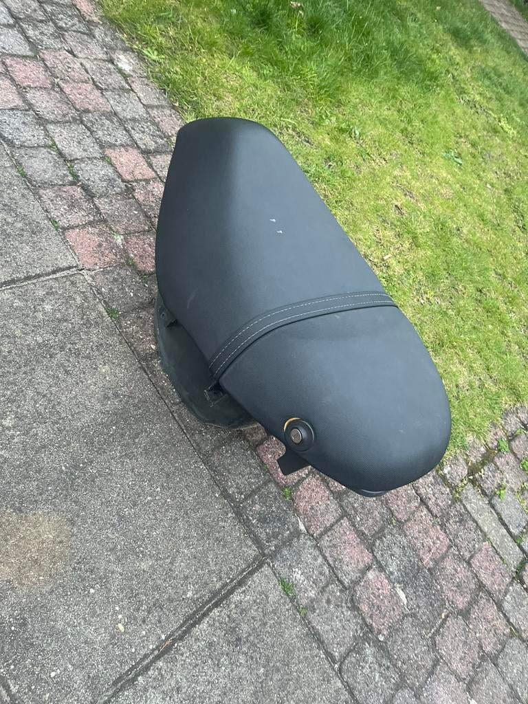 Zip zadel+bak, Ophalen of Verzenden, Zo goed als nieuw, Zadel, Piaggio