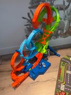 Hot Wheels loopbaan met 2 auto's, Kinderen en Baby's, Speelgoed | Speelgoedvoertuigen, Ophalen, Zo goed als nieuw