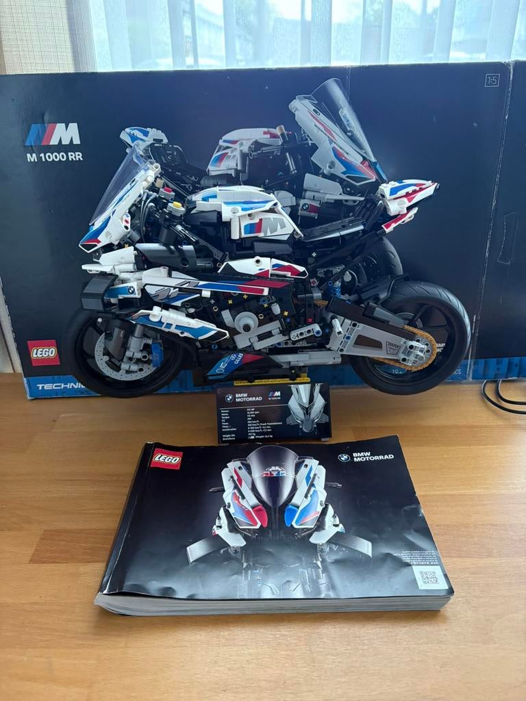 Lego Technic BMW motor M1000RR, Compleet, Lego, Ophalen of Verzenden, Zo goed als nieuw