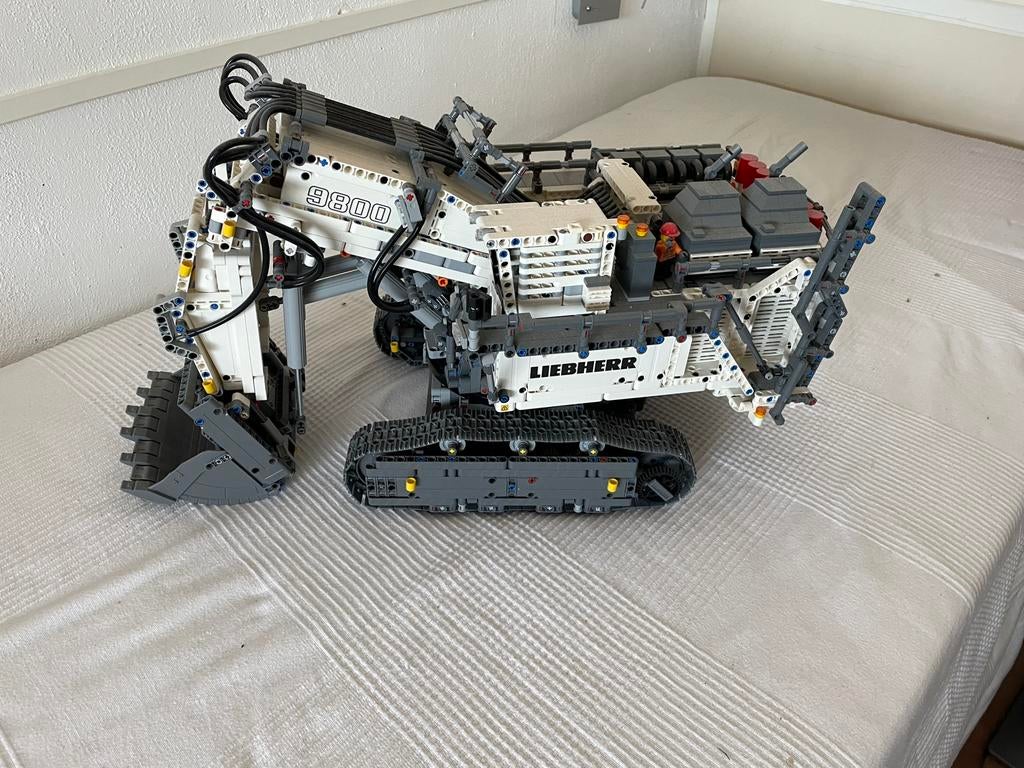 Lego Liebherr R9800 42100, Ophalen of Verzenden, Zo goed als nieuw