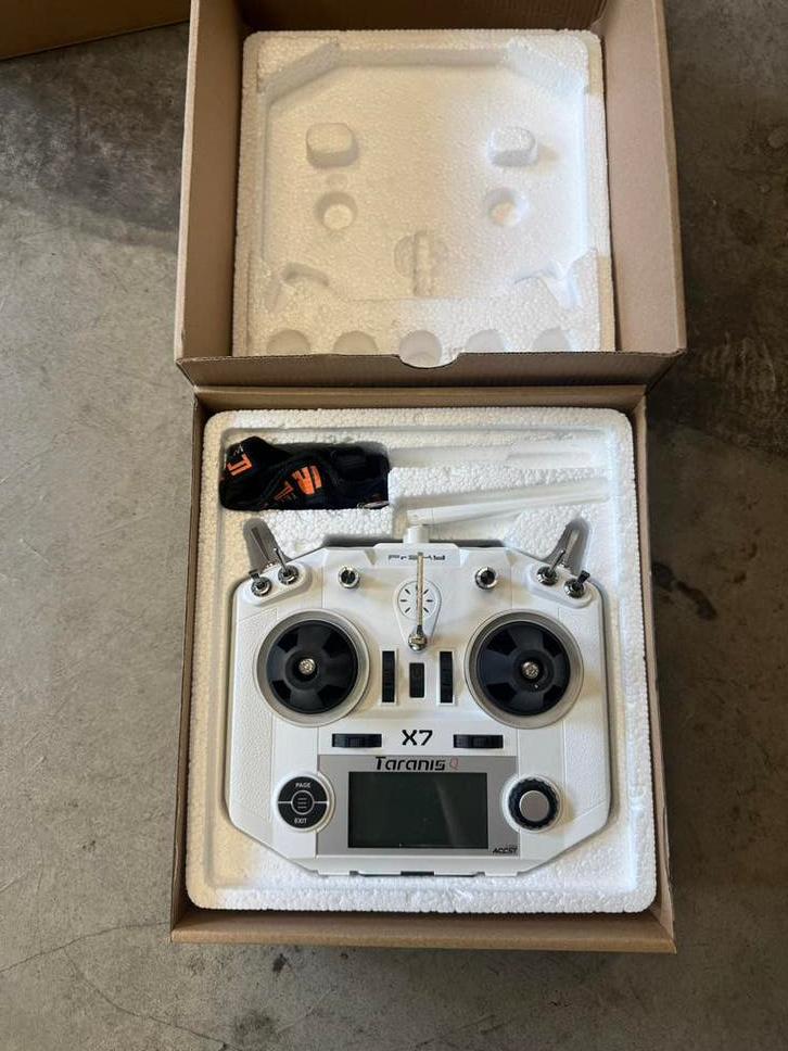 FrSky Taranis Q X7 Zender - Zo goed als nieuw, Ophalen of Verzenden, Zo goed als nieuw