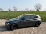 BMW 1-Serie 118I met sport pakket 125KW 5DR Aut8 2012 Grijs, Auto's, BMW, 4 cilinders, 1290 kg, Origineel Nederlands, 1200 kg