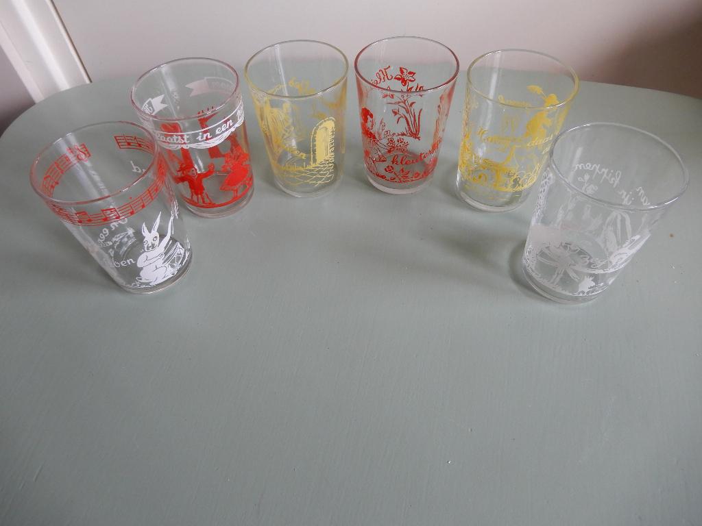 Vintage kinder sapglaasjes, Verzamelen, Glas en Borrelglaasjes, Ophalen of Verzenden, Zo goed als nieuw, Frisdrankglas