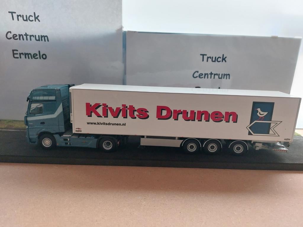 Kivits drunen mercedes benz actros met koeloplegger, Hobby en Vrije tijd, Modelauto's | 1:50, Ophalen of Verzenden, Nieuw, Bus of Vrachtwagen