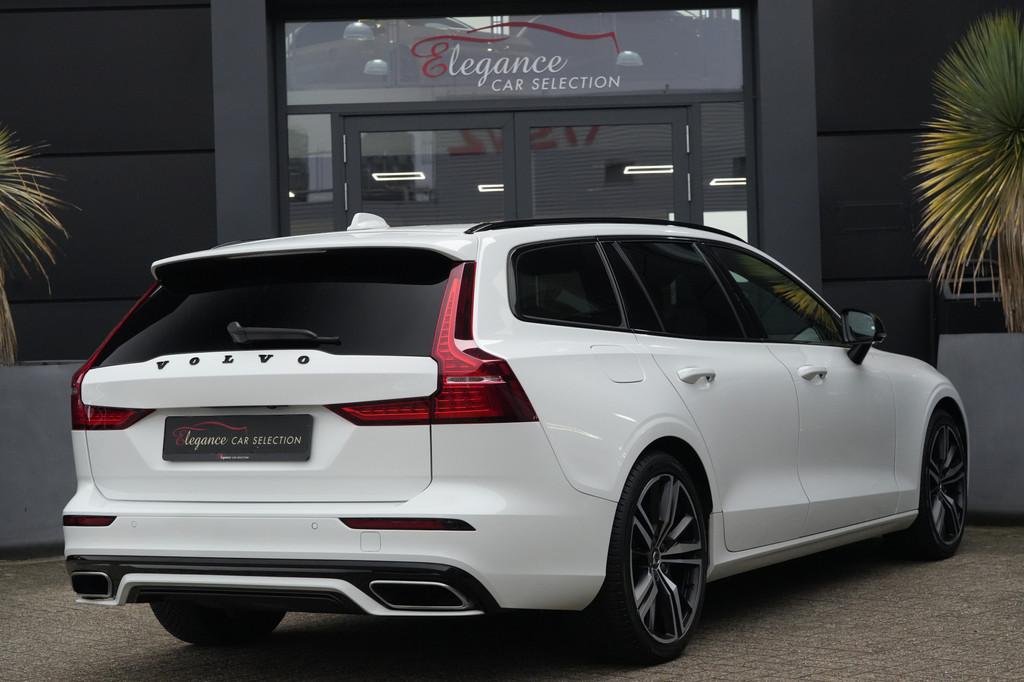 Volvo V60 2.0 T6 Recharge AWD R-Design 340pk Panoramadak/360, Automaat, Gebruikt, 4 cilinders, Wit