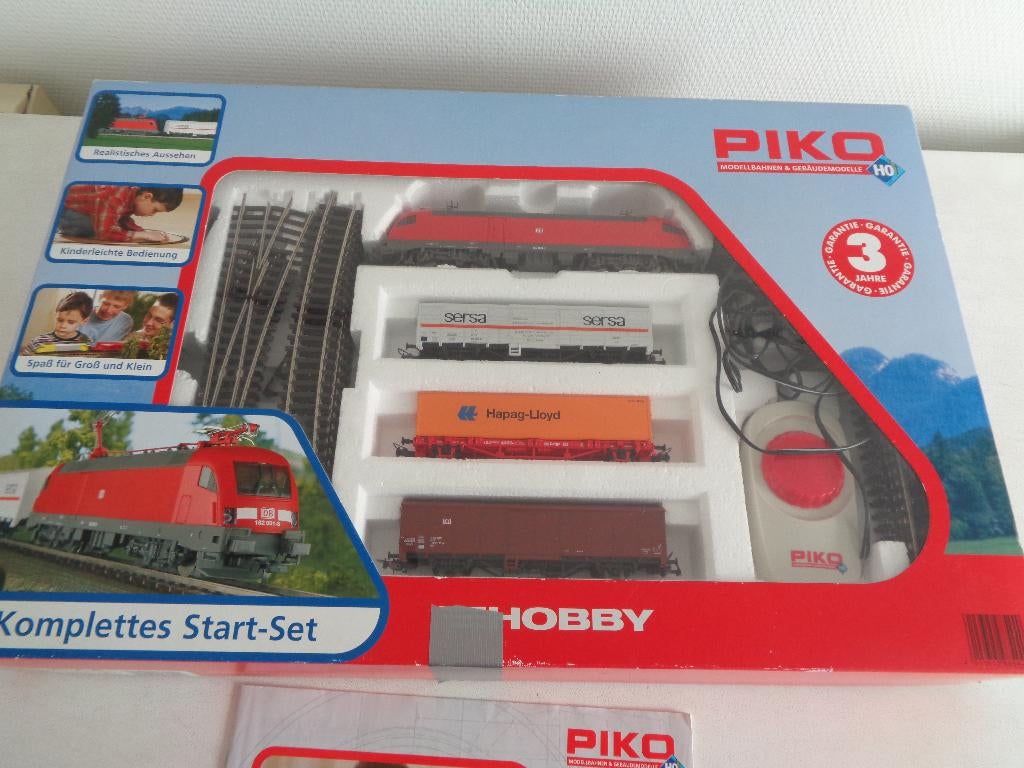 Piko trein DB met veel rails en wissels., Treinset, Gelijkstroom, Zo goed als nieuw, Piko