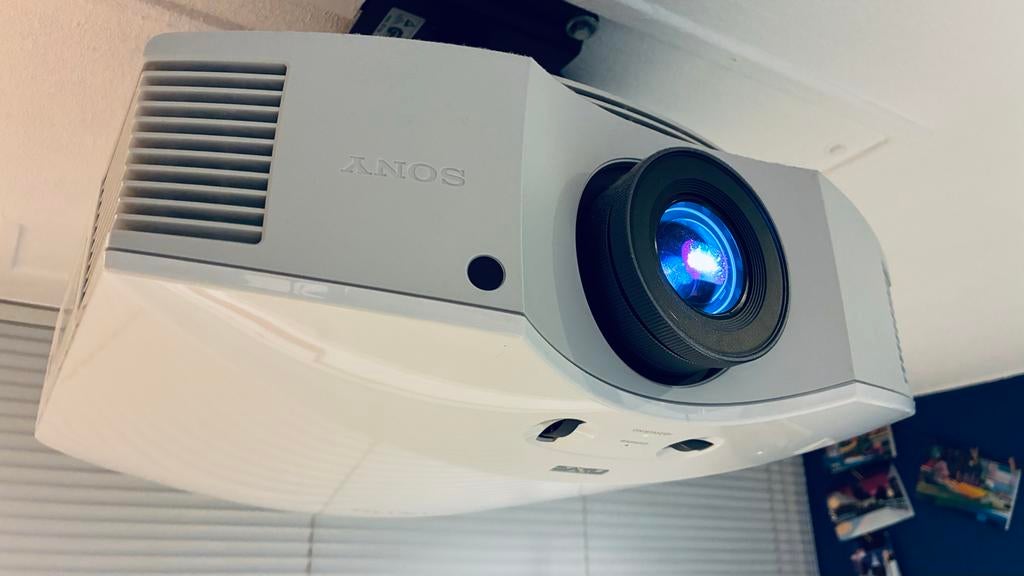 Sony VPL-HW65ES Beamer met 4 3D brillen + 5 BlueRay, Audio, Tv en Foto, Beamers, Gebruikt, LCOS, Full HD (1080), Ophalen