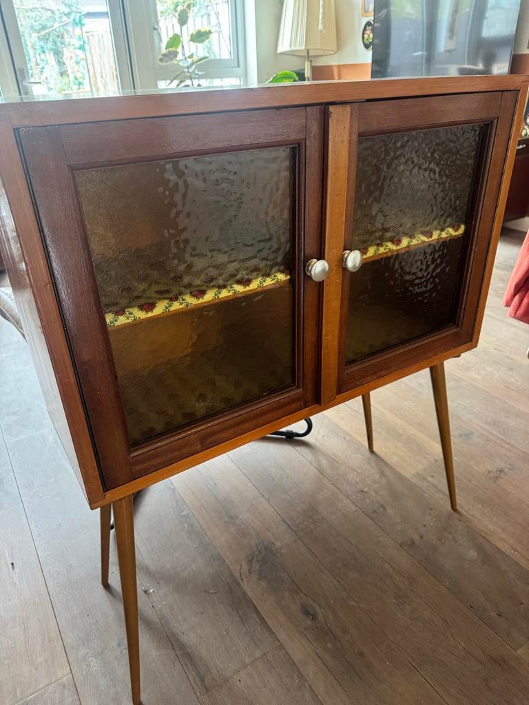 Vintage Retro Kastje met Glazen Deuren en Bloemenprint, Ophalen of Verzenden