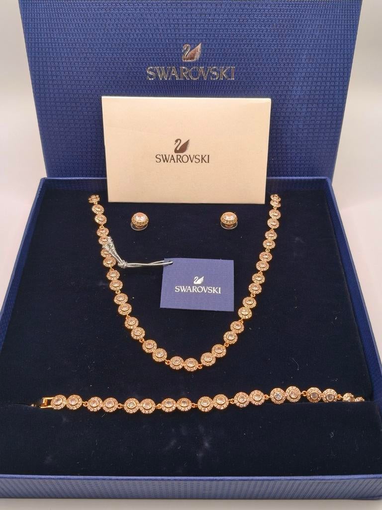 Swarovski sieraden set rosegoud, Met kristal, Overige materialen, Nieuw, Ophalen of Verzenden