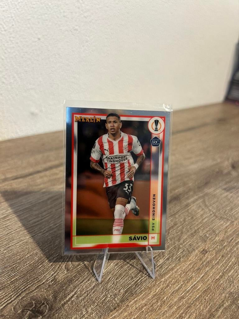 Savio 2022-23 Topps Merlin Chrome #109 RC Rookie PSV, Ophalen of Verzenden, Zo goed als nieuw, Plaatje